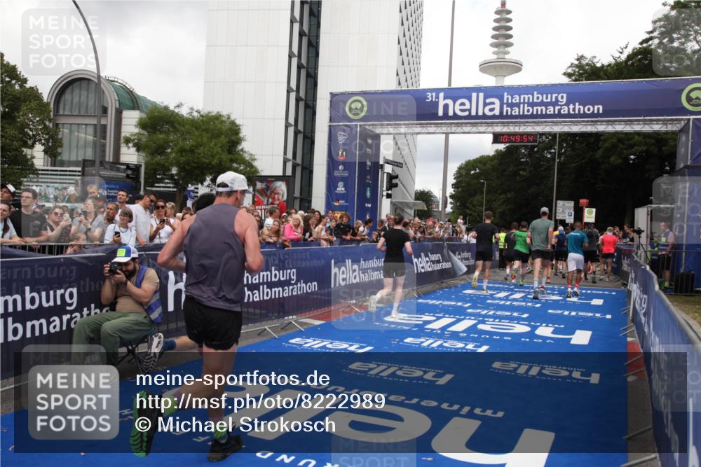 29.06.2025 - hella hamburg halbmarathon Michael Strokosch http://msf.ph/oto/8222989 29.06.2025 10:49:53 Ziel 3543, 4017, 5460, 5894, 6125, 8455, 9126, 9200, 9551, 9597, 9723, 9924, 11975, 13159, 13463, 14794, 16800, 17282, 17753, 19109, 19122 meine-sportfotos.de