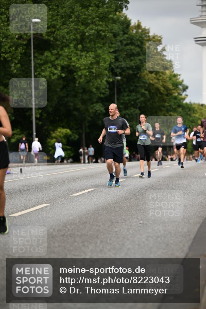 29.06.2025 - hella hamburg halbmarathon Dr. Thomas Lammeyer http://msf.ph/oto/8223043 29.06.2025 10:13:04 Kennedybrücke 1823, 2427, 3762, 4592, 4859, 6674, 7198, 9297, 9718, 9823, 9951, 9958, 10035, 10092, 10194, 10609, 10857 meine-sportfotos.de