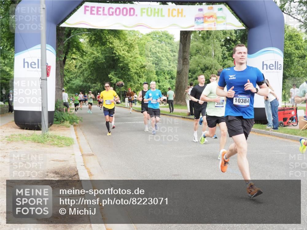 29.06.2025 - hella hamburg halbmarathon MichiJ http://msf.ph/oto/8223071 29.06.2025 10:24:42 Zwischen KM18-KM19 3809, 6704, 10384, 11120, 12044, 12447, 13798, 14622, 15348, 15415, 15931, 17691, 18237 meine-sportfotos.de