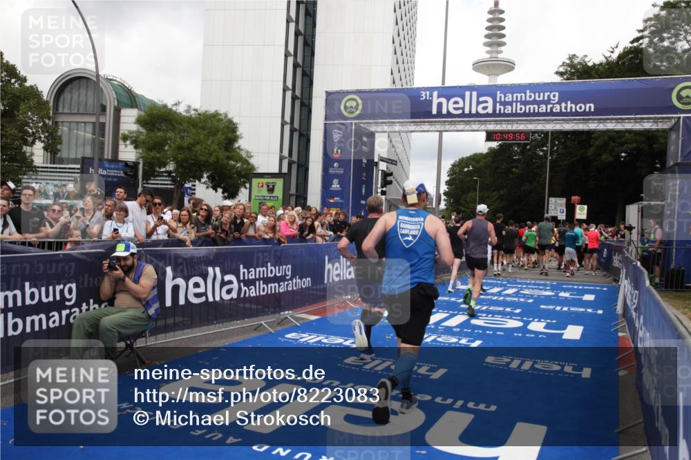 29.06.2025 - hella hamburg halbmarathon Michael Strokosch http://msf.ph/oto/8223083 29.06.2025 10:49:55 Ziel 2540, 4017, 5460, 6125, 8455, 9126, 9200, 9491, 9597, 9924, 11975, 12527, 13463, 16800, 16887, 17753, 19109, 19122 meine-sportfotos.de