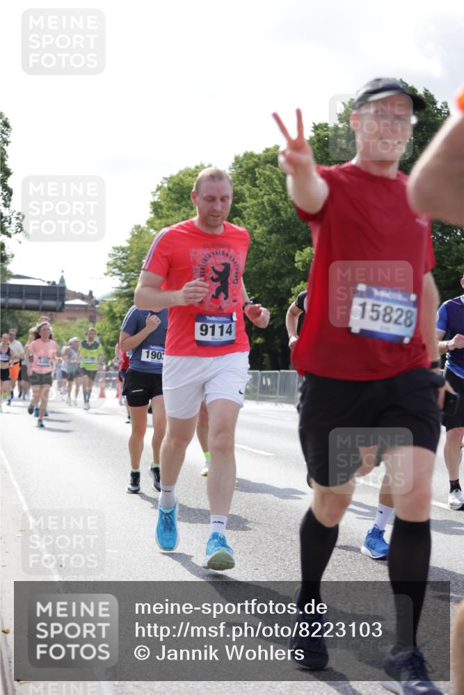 29.06.2025 - hella hamburg halbmarathon Jannik Wohlers http://msf.ph/oto/8223103 29.06.2025 09:51:12 Lombardsbrücke 1520, 1570, 1903, 1920, 2880, 2972, 3523, 4297, 4634, 4759, 4843, 4865, 4991, 4999, 5375, 5410, 6490, 7105, 7363, 8871, 9114, 9364, 10375, 10480, 10669, 10934, 11049, 11417, 11959, 12711, 12712, 13196, 13479, 14722, 14861, 15383, 15542, 15828, 15857, 15932, 16281, 16660, 17381, 17382, 17724, 18013, 18539, 18764, 18868, 18970 meine-sportfotos.de