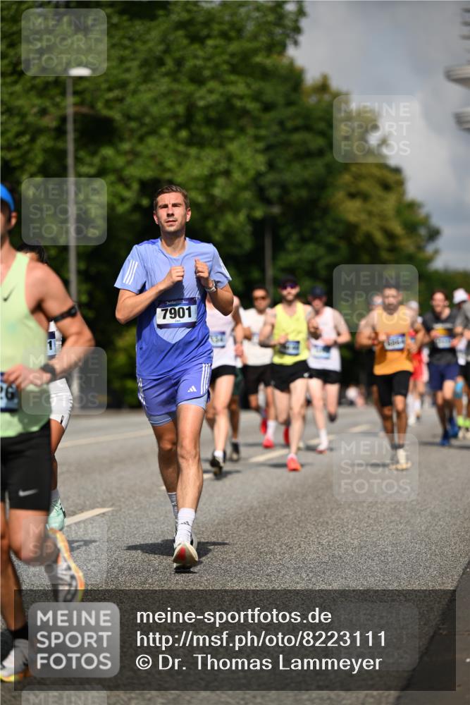 29.06.2025 - hella hamburg halbmarathon Dr. Thomas Lammeyer http://msf.ph/oto/8223111 29.06.2025 09:49:49 Kennedybrücke 1344, 1889, 3809, 3843, 3955, 4477, 4944, 5042, 7534, 7628, 7901, 8784, 8956, 10298, 10865, 10927, 10929, 11230, 11304 meine-sportfotos.de