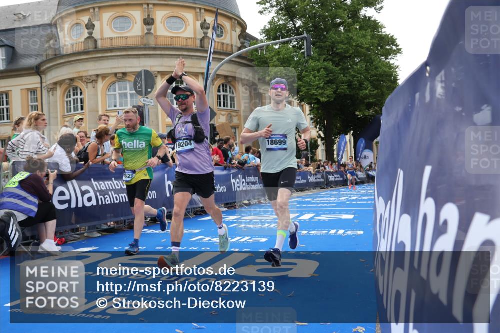 29.06.2025 - hella hamburg halbmarathon Strokosch-Dieckow http://msf.ph/oto/8223139 29.06.2025 10:29:39 Ziel 6781, 7186, 8784, 13374, 16818, 18422, 18699, 19204 meine-sportfotos.de