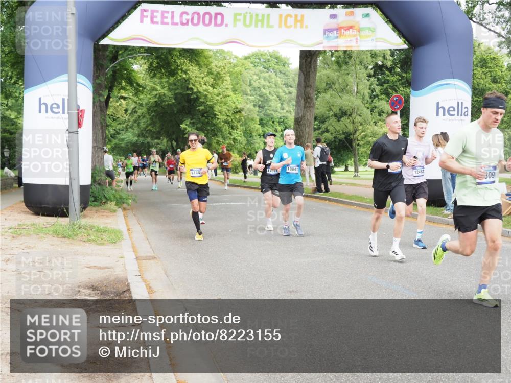 29.06.2025 - hella hamburg halbmarathon MichiJ http://msf.ph/oto/8223155 29.06.2025 10:24:43 Zwischen KM18-KM19 3809, 10384, 10877, 11120, 12044, 12447, 12462, 13798, 14622, 15348, 15415, 15931, 17691, 18237, 18841 meine-sportfotos.de