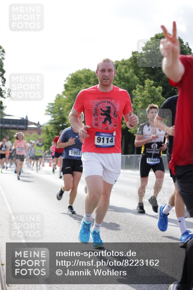 29.06.2025 - hella hamburg halbmarathon Jannik Wohlers http://msf.ph/oto/8223162 29.06.2025 09:51:12 Lombardsbrücke 1520, 1570, 1903, 1920, 2880, 2972, 3523, 4297, 4634, 4759, 4843, 4865, 4991, 4999, 5375, 5410, 6490, 7105, 7363, 8871, 9114, 9364, 10375, 10480, 10669, 10934, 11049, 11417, 11959, 12711, 12712, 13196, 13479, 14722, 14861, 15383, 15542, 15828, 15857, 15932, 16281, 16660, 17381, 17382, 17724, 18013, 18539, 18764, 18868, 18970 meine-sportfotos.de