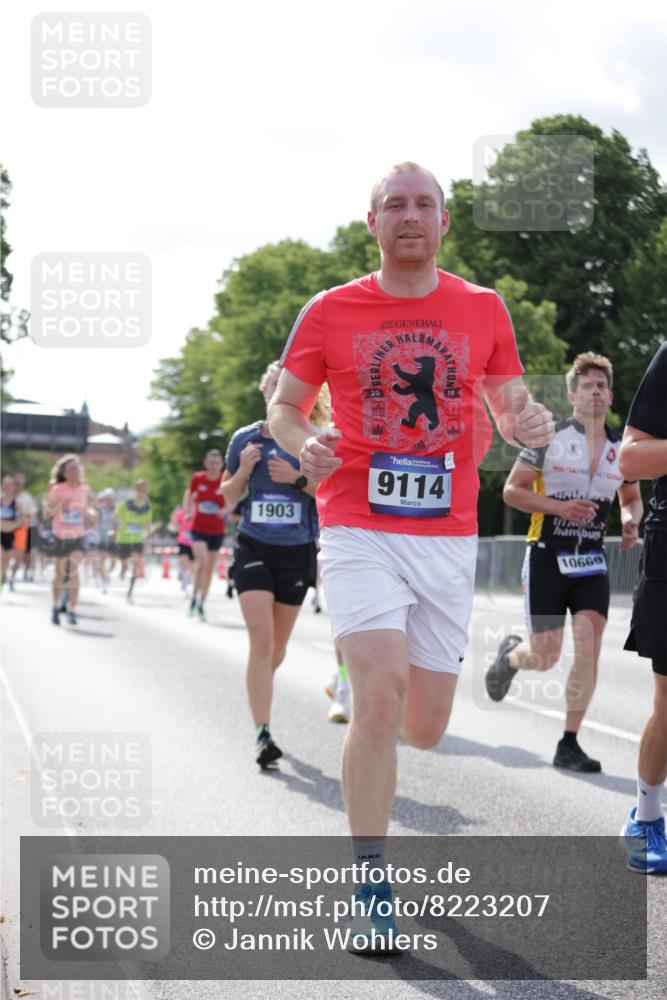 29.06.2025 - hella hamburg halbmarathon Jannik Wohlers http://msf.ph/oto/8223207 29.06.2025 09:51:13 Lombardsbrücke 1520, 1570, 1903, 1920, 2653, 2880, 2972, 3523, 4297, 4634, 4759, 4843, 4865, 4991, 4999, 5375, 5410, 6490, 7092, 7105, 7363, 8346, 8871, 9114, 9364, 10375, 10480, 10669, 10934, 11417, 11959, 12711, 12712, 13196, 13479, 14722, 14861, 15383, 15542, 15828, 15857, 15932, 16281, 16660, 17381, 17382, 17724, 18013, 18539, 18764, 18868, 18970 meine-sportfotos.de