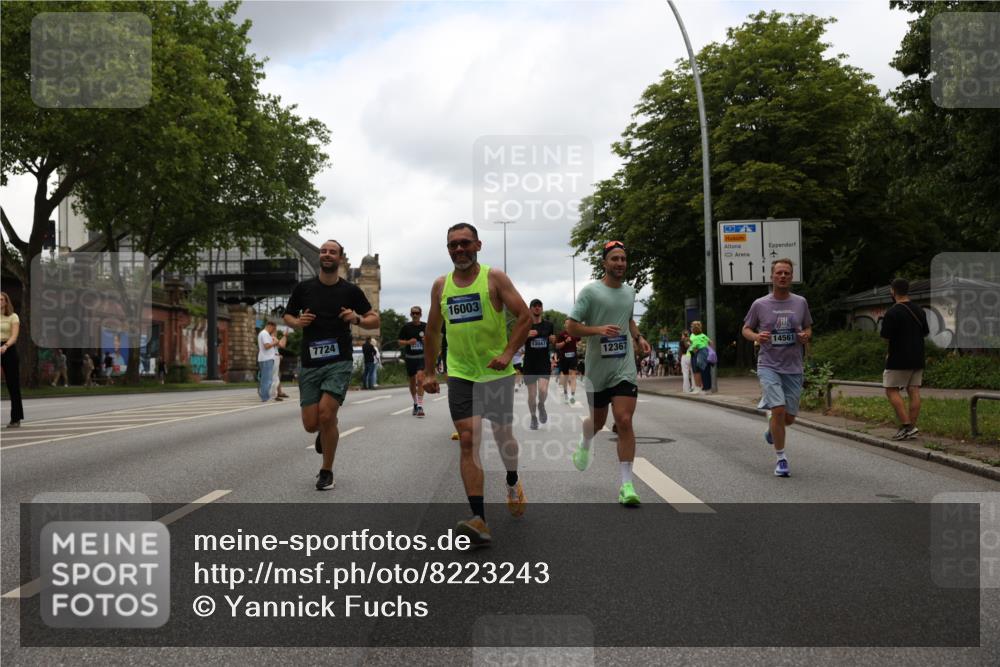 29.06.2025 - hella hamburg halbmarathon Yannick Fuchs http://msf.ph/oto/8223243 29.06.2025 10:46:13 20KM 2287, 2397, 2595, 4140, 4557, 4837, 5032, 5093, 5116, 5399, 5482, 6390, 6562, 7130, 7312, 7409, 7724, 7732, 8139, 8661, 8977, 9082, 9093, 9145, 9876, 10115, 11459, 11551, 12367, 12580, 13047, 13051, 13327, 14122, 14300, 14561, 15001, 15275, 15356, 15427, 15506, 15727, 15829, 15831, 16003, 16179, 16357, 16591, 18801 meine-sportfotos.de