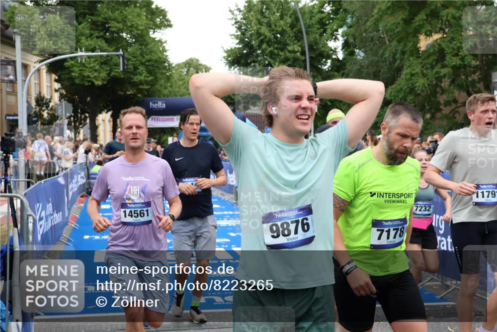 29.06.2025 - hella hamburg halbmarathon Zöllner http://msf.ph/oto/8223265 29.06.2025 10:52:37 Ziel 2670, 3715, 3952, 6561, 6562, 7232, 9145, 9739, 11689, 12450, 13051, 13301, 14561, 15001, 15980, 18982 meine-sportfotos.de