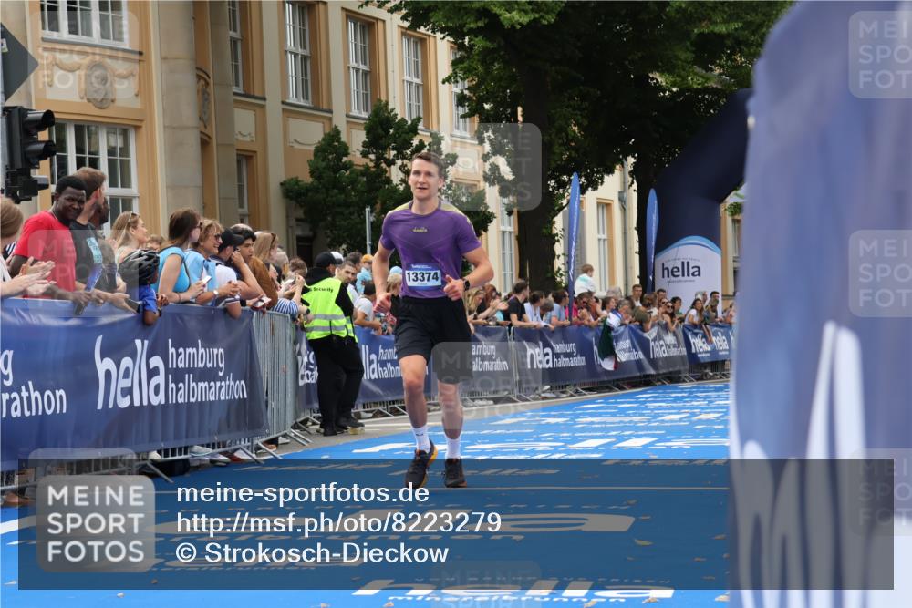 29.06.2025 - hella hamburg halbmarathon Strokosch-Dieckow http://msf.ph/oto/8223279 29.06.2025 10:29:46 Ziel 13374, 16818, 19202 meine-sportfotos.de