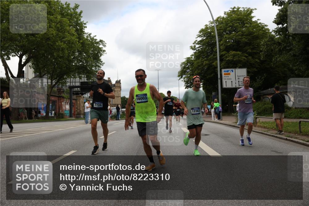 29.06.2025 - hella hamburg halbmarathon Yannick Fuchs http://msf.ph/oto/8223310 29.06.2025 10:46:13 20KM 2287, 2397, 2595, 4140, 4557, 4837, 5032, 5093, 5116, 5399, 5482, 6390, 6562, 7130, 7312, 7409, 7724, 7732, 8139, 8661, 8977, 9082, 9093, 9145, 9876, 10115, 11459, 11551, 12367, 12580, 13047, 13051, 13327, 14122, 14300, 14561, 15001, 15275, 15356, 15427, 15506, 15727, 15829, 15831, 16003, 16179, 16357, 16591, 18801 meine-sportfotos.de