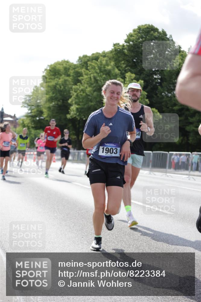29.06.2025 - hella hamburg halbmarathon Jannik Wohlers http://msf.ph/oto/8223384 29.06.2025 09:51:13 Lombardsbrücke 1520, 1570, 1903, 1920, 2653, 2880, 2972, 3523, 4297, 4634, 4759, 4843, 4865, 4991, 4999, 5375, 5410, 6490, 7092, 7105, 7363, 8346, 8871, 9114, 9364, 10375, 10480, 10669, 10934, 11417, 11959, 12711, 12712, 13196, 13479, 14722, 14861, 15383, 15542, 15828, 15857, 15932, 16281, 16660, 17381, 17382, 17724, 18013, 18539, 18764, 18868, 18970 meine-sportfotos.de
