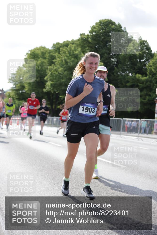 29.06.2025 - hella hamburg halbmarathon Jannik Wohlers http://msf.ph/oto/8223401 29.06.2025 09:51:13 Lombardsbrücke 1520, 1570, 1903, 1920, 2653, 2880, 2972, 3523, 4297, 4634, 4759, 4843, 4865, 4991, 4999, 5375, 5410, 6490, 7092, 7105, 7363, 8346, 8871, 9114, 9364, 10375, 10480, 10669, 10934, 11417, 11959, 12711, 12712, 13196, 13479, 14722, 14861, 15383, 15542, 15828, 15857, 15932, 16281, 16660, 17381, 17382, 17724, 18013, 18539, 18764, 18868, 18970 meine-sportfotos.de