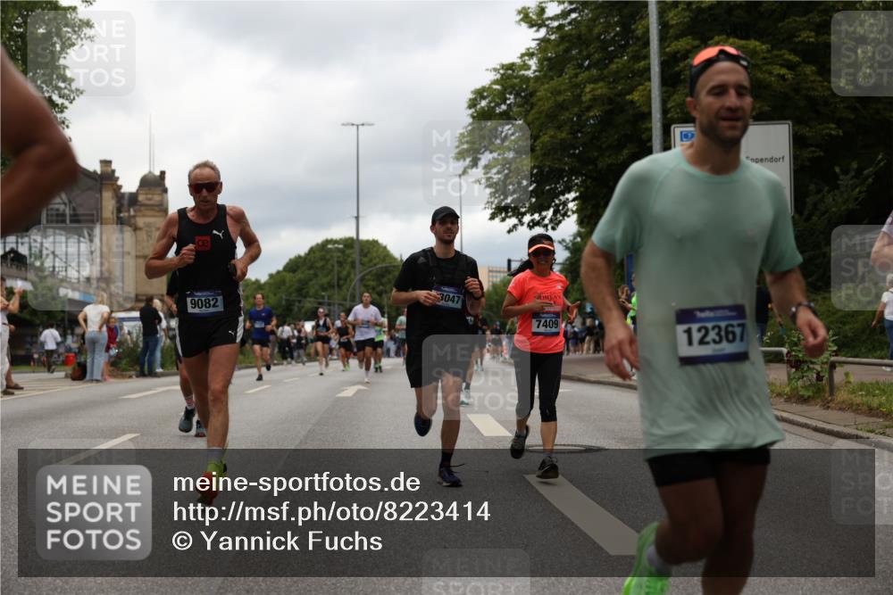 29.06.2025 - hella hamburg halbmarathon Yannick Fuchs http://msf.ph/oto/8223414 29.06.2025 10:46:13 20KM 2287, 2397, 2595, 4140, 4557, 4837, 5032, 5093, 5116, 5399, 5482, 6390, 6562, 7130, 7312, 7409, 7724, 7732, 8139, 8661, 8977, 9082, 9093, 9145, 9876, 10115, 11459, 11551, 12367, 12580, 13047, 13051, 13327, 14122, 14300, 14561, 15001, 15275, 15356, 15427, 15506, 15727, 15829, 15831, 16003, 16179, 16357, 16591, 18801 meine-sportfotos.de