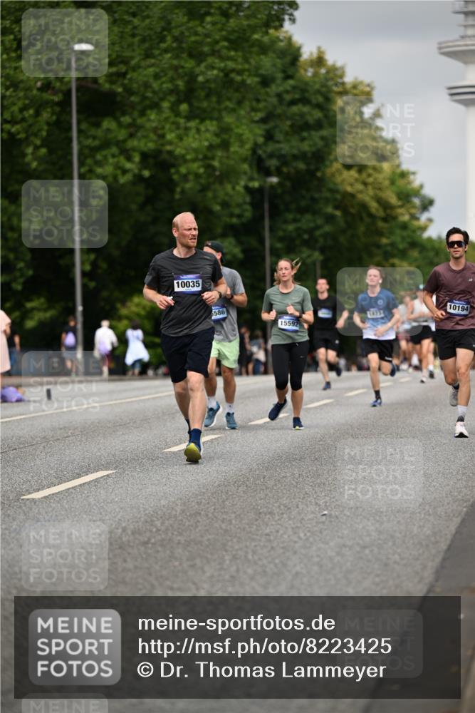 29.06.2025 - hella hamburg halbmarathon Dr. Thomas Lammeyer http://msf.ph/oto/8223425 29.06.2025 10:13:07 Kennedybrücke 1823, 2427, 3762, 4592, 4859, 6674, 7081, 7198, 9297, 9823, 9951, 9958, 10035, 10092, 10194, 10609, 10857 meine-sportfotos.de