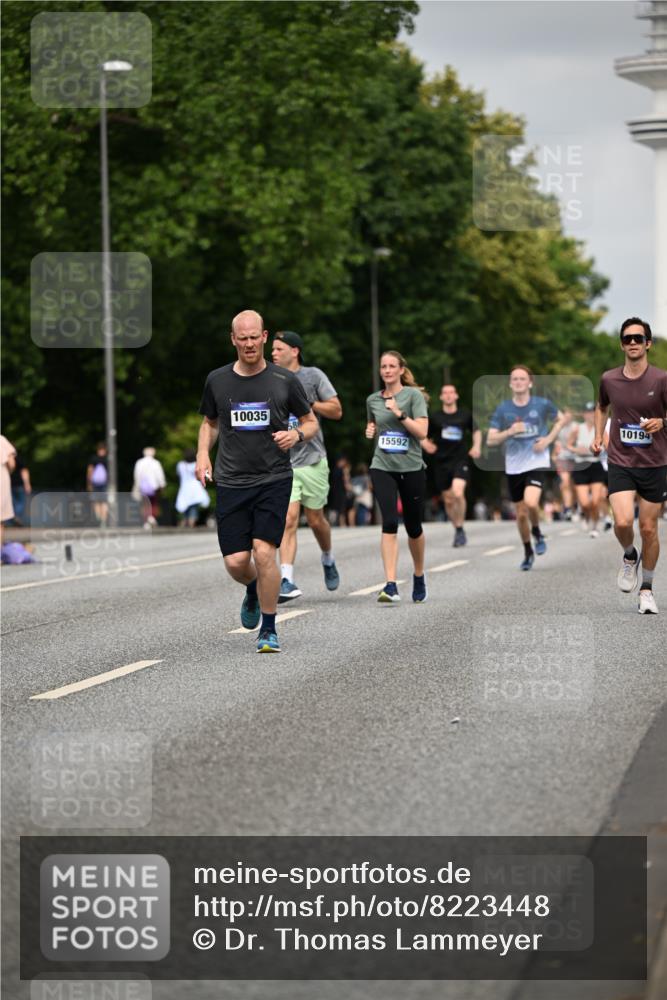 29.06.2025 - hella hamburg halbmarathon Dr. Thomas Lammeyer http://msf.ph/oto/8223448 29.06.2025 10:13:07 Kennedybrücke 1823, 2427, 3762, 4592, 4859, 6674, 7081, 7198, 9297, 9823, 9951, 9958, 10035, 10092, 10194, 10609, 10857 meine-sportfotos.de