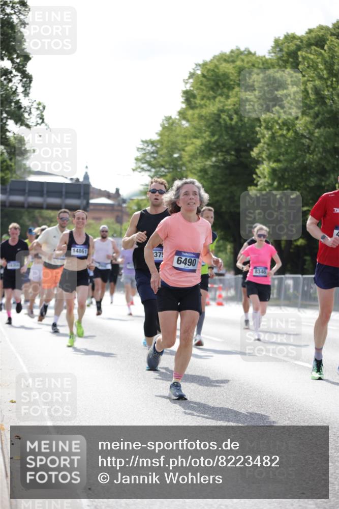 29.06.2025 - hella hamburg halbmarathon Jannik Wohlers http://msf.ph/oto/8223482 29.06.2025 09:51:15 Lombardsbrücke 1520, 1570, 1903, 1920, 2653, 2880, 2972, 4297, 4634, 4759, 4843, 4865, 4991, 4999, 5375, 5410, 6490, 7092, 7105, 7363, 8346, 8871, 9114, 9364, 10375, 10480, 10669, 10934, 11021, 11417, 11714, 11959, 12711, 12712, 13196, 13479, 14722, 14861, 15383, 15542, 15828, 15932, 16281, 16660, 17381, 17382, 17406, 17724, 18013, 18356, 18539, 18764 meine-sportfotos.de