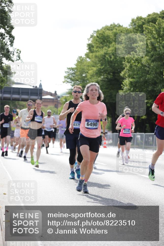 29.06.2025 - hella hamburg halbmarathon Jannik Wohlers http://msf.ph/oto/8223510 29.06.2025 09:51:15 Lombardsbrücke 1520, 1570, 1903, 1920, 2653, 2880, 2972, 4297, 4634, 4759, 4843, 4865, 4991, 4999, 5375, 5410, 6490, 7092, 7105, 7363, 8346, 8871, 9114, 9364, 10375, 10480, 10669, 10934, 11021, 11417, 11714, 11959, 12711, 12712, 13196, 13479, 14722, 14861, 15383, 15542, 15828, 15932, 16281, 16660, 17381, 17382, 17406, 17724, 18013, 18356, 18539, 18764 meine-sportfotos.de