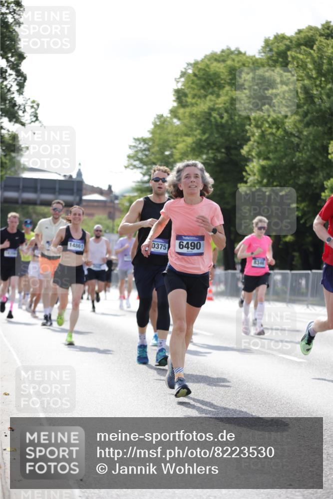 29.06.2025 - hella hamburg halbmarathon Jannik Wohlers http://msf.ph/oto/8223530 29.06.2025 09:51:16 Lombardsbrücke 1520, 1570, 1903, 1920, 2653, 2880, 2972, 4297, 4634, 4759, 4843, 4865, 4991, 4999, 5375, 5410, 6490, 7092, 7105, 7363, 8346, 8871, 8900, 9114, 9364, 10375, 10480, 10669, 10934, 11021, 11417, 11714, 12711, 12712, 13196, 13479, 14346, 14722, 14861, 15383, 15542, 15828, 15932, 16281, 16660, 17381, 17382, 17406, 18013, 18356, 18539, 18764 meine-sportfotos.de