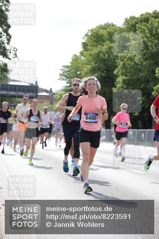 29.06.2025 - hella hamburg halbmarathon Jannik Wohlers http://msf.ph/oto/8223591 29.06.2025 09:51:16 Lombardsbrücke 1520, 1570, 1903, 1920, 2653, 2880, 2972, 4297, 4634, 4759, 4843, 4865, 4991, 4999, 5375, 5410, 6490, 7092, 7105, 7363, 8346, 8871, 8900, 9114, 9364, 10375, 10480, 10669, 10934, 11021, 11417, 11714, 12711, 12712, 13196, 13479, 14346, 14722, 14861, 15383, 15542, 15828, 15932, 16281, 16660, 17381, 17382, 17406, 18013, 18356, 18539, 18764 meine-sportfotos.de