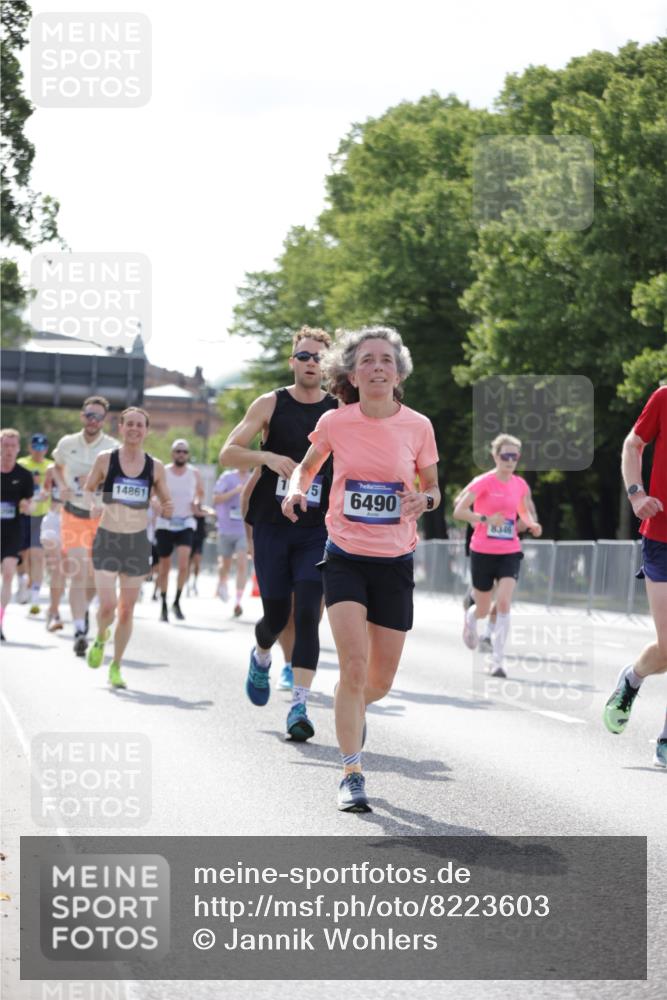29.06.2025 - hella hamburg halbmarathon Jannik Wohlers http://msf.ph/oto/8223603 29.06.2025 09:51:16 Lombardsbrücke 1520, 1570, 1903, 1920, 2653, 2880, 2972, 4297, 4634, 4759, 4843, 4865, 4991, 4999, 5375, 5410, 6490, 7092, 7105, 7363, 8346, 8871, 8900, 9114, 9364, 10375, 10480, 10669, 10934, 11021, 11417, 11714, 12711, 12712, 13196, 13479, 14346, 14722, 14861, 15383, 15542, 15828, 15932, 16281, 16660, 17381, 17382, 17406, 18013, 18356, 18539, 18764 meine-sportfotos.de