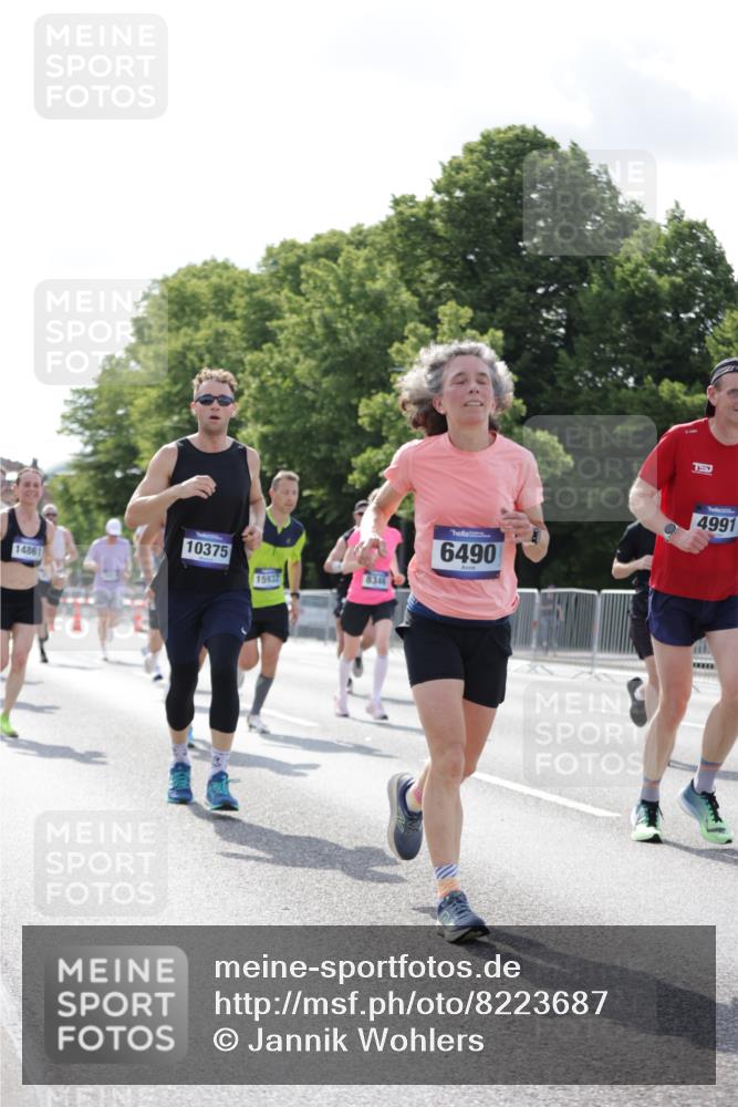 29.06.2025 - hella hamburg halbmarathon Jannik Wohlers http://msf.ph/oto/8223687 29.06.2025 09:51:17 Lombardsbrücke 1520, 1570, 1903, 1920, 2653, 2880, 4297, 4634, 4759, 4843, 4865, 4991, 5375, 5410, 6490, 7092, 7105, 7363, 8346, 8871, 8900, 9114, 9364, 10319, 10375, 10480, 10669, 10934, 11021, 11417, 11714, 12623, 12711, 12712, 13183, 13196, 13479, 14346, 14722, 14861, 15383, 15542, 15828, 15932, 16281, 16660, 17381, 17382, 17406, 18356, 18539, 18764 meine-sportfotos.de