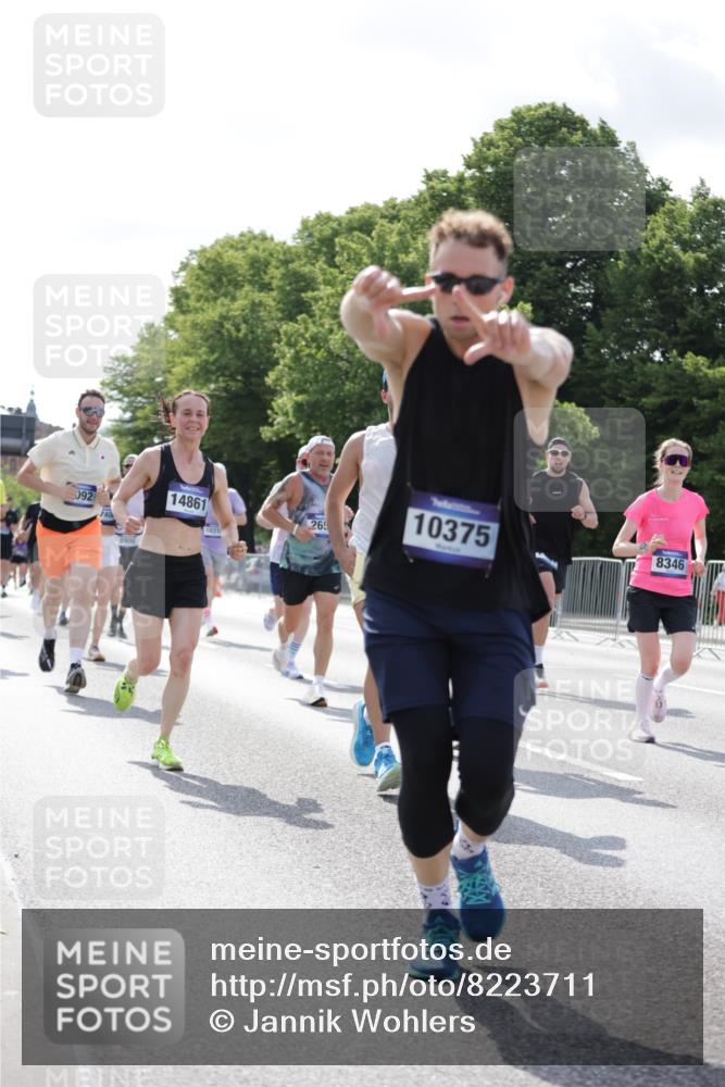 29.06.2025 - hella hamburg halbmarathon Jannik Wohlers http://msf.ph/oto/8223711 29.06.2025 09:51:18 Lombardsbrücke 1520, 1570, 1903, 2653, 2880, 3437, 4297, 4634, 4843, 4865, 4991, 5375, 5410, 6490, 7092, 7105, 7363, 8346, 8871, 8900, 9114, 9364, 10319, 10375, 10480, 10669, 10934, 11021, 11417, 11714, 12623, 12711, 12712, 13183, 13196, 13479, 14346, 14722, 14861, 15542, 15828, 15932, 16281, 16660, 17381, 17382, 17406, 18049, 18356, 18539, 18764 meine-sportfotos.de