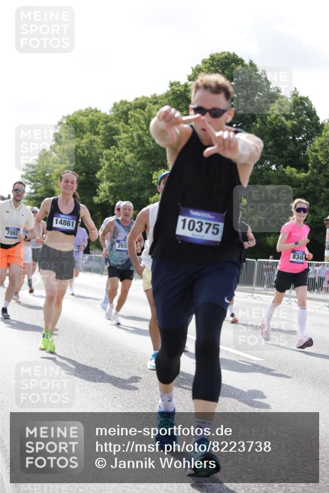 29.06.2025 - hella hamburg halbmarathon Jannik Wohlers http://msf.ph/oto/8223738 29.06.2025 09:51:18 Lombardsbrücke 1520, 1570, 1903, 2653, 2880, 3437, 4297, 4634, 4843, 4865, 4991, 5375, 5410, 6490, 7092, 7105, 7363, 8346, 8871, 8900, 9114, 9364, 10319, 10375, 10480, 10669, 10934, 11021, 11417, 11714, 12623, 12711, 12712, 13183, 13196, 13479, 14346, 14722, 14861, 15542, 15828, 15932, 16281, 16660, 17381, 17382, 17406, 18049, 18356, 18539, 18764 meine-sportfotos.de