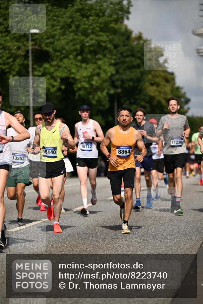 29.06.2025 - hella hamburg halbmarathon Dr. Thomas Lammeyer http://msf.ph/oto/8223740 29.06.2025 09:49:52 Kennedybrücke 1344, 1889, 2243, 3809, 3955, 4477, 4944, 5042, 5048, 7534, 7628, 7901, 8312, 8956, 10298, 10865, 10927, 10929, 11230, 11304 meine-sportfotos.de