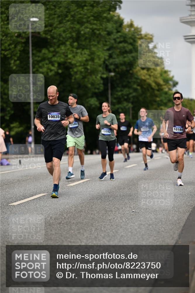29.06.2025 - hella hamburg halbmarathon Dr. Thomas Lammeyer http://msf.ph/oto/8223750 29.06.2025 10:13:07 Kennedybrücke 1823, 2427, 3762, 4592, 4859, 6674, 7081, 7198, 9297, 9823, 9951, 9958, 10035, 10092, 10194, 10609, 10857 meine-sportfotos.de