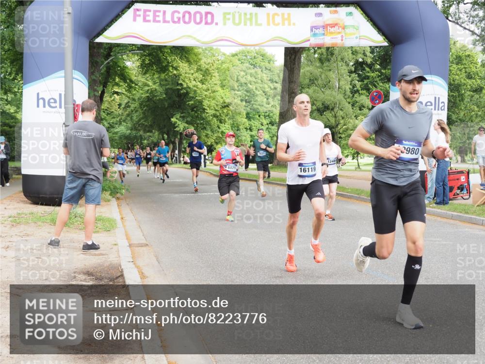 29.06.2025 - hella hamburg halbmarathon MichiJ http://msf.ph/oto/8223776 29.06.2025 10:24:55 Zwischen KM18-KM19 3843, 12488, 12514, 14875, 15701, 15959, 16119, 18259 meine-sportfotos.de
