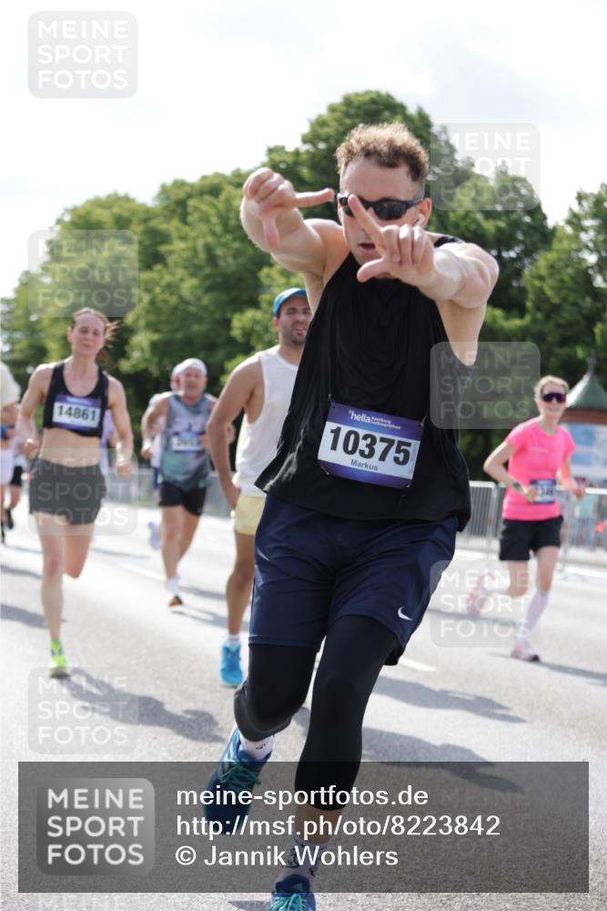 29.06.2025 - hella hamburg halbmarathon Jannik Wohlers http://msf.ph/oto/8223842 29.06.2025 09:51:18 Lombardsbrücke 1520, 1570, 1903, 2653, 2880, 3437, 4297, 4634, 4843, 4865, 4991, 5375, 5410, 6490, 7092, 7105, 7363, 8346, 8871, 8900, 9114, 9364, 10319, 10375, 10480, 10669, 10934, 11021, 11417, 11714, 12623, 12711, 12712, 13183, 13196, 13479, 14346, 14722, 14861, 15542, 15828, 15932, 16281, 16660, 17381, 17382, 17406, 18049, 18356, 18539, 18764 meine-sportfotos.de