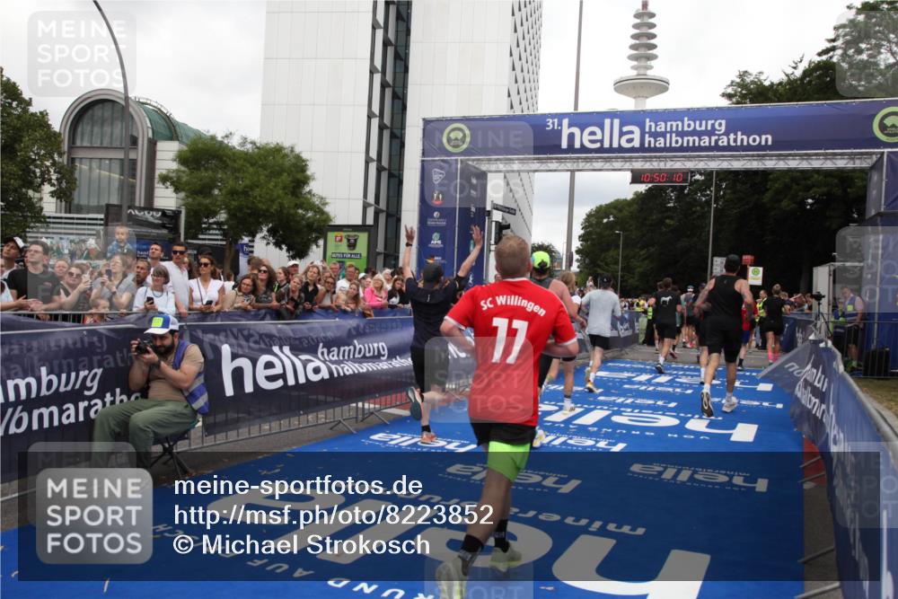 29.06.2025 - hella hamburg halbmarathon Michael Strokosch http://msf.ph/oto/8223852 29.06.2025 10:50:08 Ziel 1216, 1321, 1507, 2020, 3562, 3692, 3852, 7100, 7657, 8313, 9031, 9213, 9303, 9965, 12203, 12271, 13225, 13282, 13758, 14257, 16403, 18228, 18657, 18658, 18884, 19112 meine-sportfotos.de