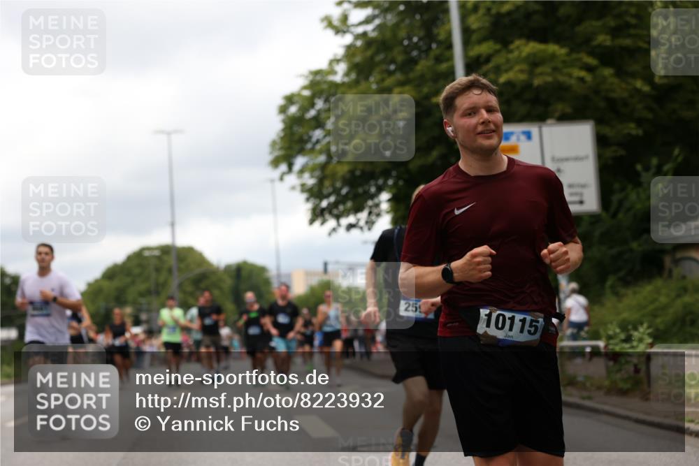 29.06.2025 - hella hamburg halbmarathon Yannick Fuchs http://msf.ph/oto/8223932 29.06.2025 10:46:18 20KM 2287, 2595, 4140, 4557, 4558, 4837, 5032, 5093, 5116, 5378, 5399, 5482, 6164, 6390, 6561, 6562, 7130, 7312, 7409, 7724, 7732, 7896, 8139, 8172, 8661, 8720, 8977, 9082, 9093, 9145, 9876, 10115, 11459, 12135, 12367, 13047, 13327, 14122, 14300, 14561, 14791, 15001, 15144, 15275, 15427, 15446, 15506, 15690, 15829, 16003, 16357, 18801 meine-sportfotos.de