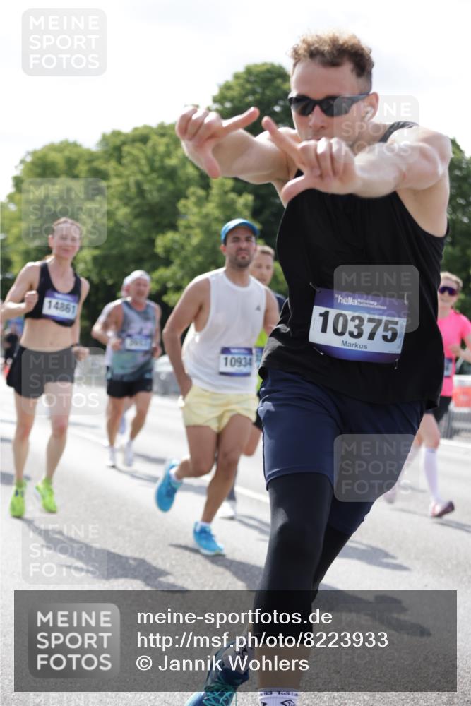 29.06.2025 - hella hamburg halbmarathon Jannik Wohlers http://msf.ph/oto/8223933 29.06.2025 09:51:19 Lombardsbrücke 1520, 1570, 1903, 2653, 2880, 3437, 4297, 4634, 4843, 4865, 4991, 5375, 5410, 6490, 7092, 7105, 7363, 8346, 8871, 8900, 9114, 9364, 10319, 10375, 10480, 10669, 10934, 11021, 11417, 11714, 12623, 12711, 12712, 13183, 13196, 13479, 14346, 14722, 14861, 15542, 15828, 15932, 16281, 16660, 17381, 17382, 17406, 18049, 18356, 18539, 18764 meine-sportfotos.de