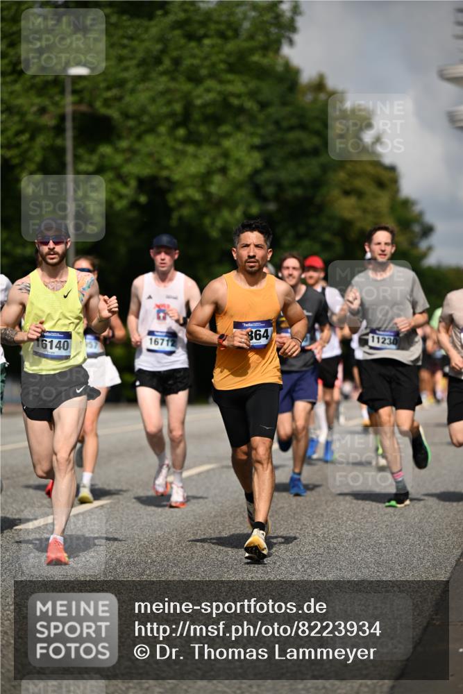 29.06.2025 - hella hamburg halbmarathon Dr. Thomas Lammeyer http://msf.ph/oto/8223934 29.06.2025 09:49:53 Kennedybrücke 1344, 1889, 2243, 3809, 3955, 4477, 4944, 5048, 5660, 7534, 7628, 7901, 8312, 8956, 10298, 10865, 10927, 10929, 11230, 11304 meine-sportfotos.de