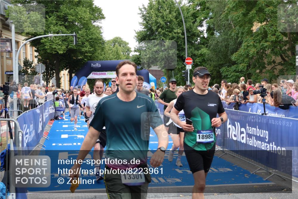 29.06.2025 - hella hamburg halbmarathon Zöllner http://msf.ph/oto/8223961 29.06.2025 10:52:42 Ziel 2346, 2670, 3952, 3999, 5116, 6561, 6562, 7475, 9739, 9869, 10115, 11459, 11689, 12450, 12482, 13051, 14122, 15001, 18982 meine-sportfotos.de