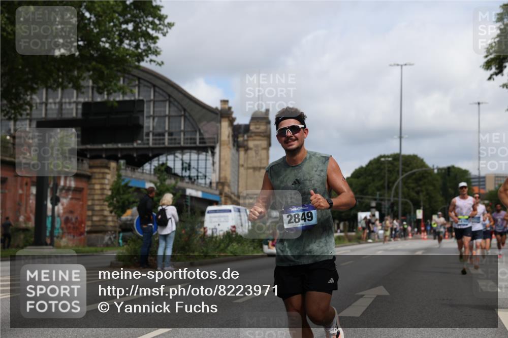 29.06.2025 - hella hamburg halbmarathon Yannick Fuchs http://msf.ph/oto/8223971 29.06.2025 10:33:15 20KM 1710, 2262, 2296, 2719, 2849, 2980, 3014, 3431, 4148, 5091, 5248, 6095, 6682, 6684, 7110, 8091, 9403, 10218, 11049, 11055, 11281, 11282, 11379, 12137, 12915, 13755, 13800, 14905, 15372, 16075, 16280, 17154, 17623, 17646, 17722, 18761, 19004, 19151 meine-sportfotos.de