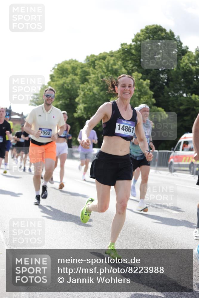 29.06.2025 - hella hamburg halbmarathon Jannik Wohlers http://msf.ph/oto/8223988 29.06.2025 09:51:19 Lombardsbrücke 1520, 1570, 1903, 2653, 2880, 3437, 4297, 4634, 4843, 4865, 4991, 5375, 5410, 6490, 7092, 7105, 7363, 8346, 8871, 8900, 9114, 9364, 10319, 10375, 10480, 10669, 10934, 11021, 11417, 11714, 12623, 12711, 12712, 13183, 13196, 13479, 14346, 14722, 14861, 15542, 15828, 15932, 16281, 16660, 17381, 17382, 17406, 18049, 18356, 18539, 18764 meine-sportfotos.de