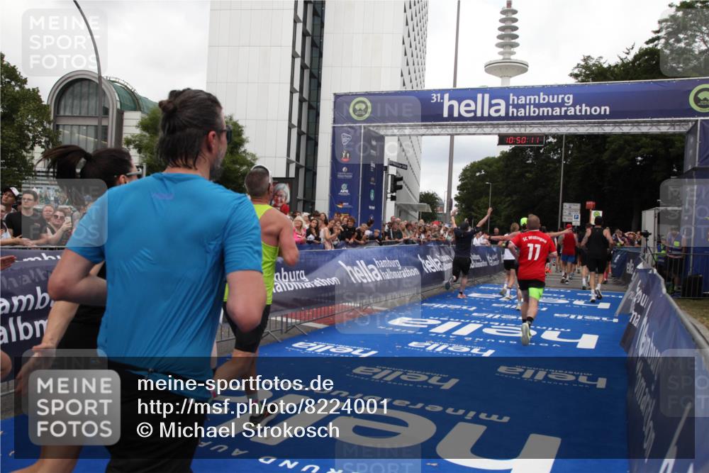 29.06.2025 - hella hamburg halbmarathon Michael Strokosch http://msf.ph/oto/8224001 29.06.2025 10:50:10 Ziel 1216, 1321, 1507, 2020, 3296, 3562, 7176, 7657, 8313, 9031, 9303, 9965, 12203, 13225, 13282, 13758, 14257, 16403, 18228, 18657, 18658, 18884 meine-sportfotos.de