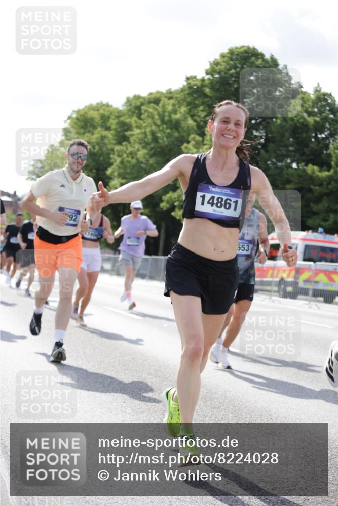 29.06.2025 - hella hamburg halbmarathon Jannik Wohlers http://msf.ph/oto/8224028 29.06.2025 09:51:20 Lombardsbrücke 1520, 1570, 1903, 2653, 2880, 3437, 4297, 4634, 4843, 4865, 4991, 5375, 5410, 6490, 7092, 7105, 7363, 8346, 8871, 8900, 9114, 9364, 10319, 10375, 10480, 10669, 10934, 11021, 11417, 11714, 12623, 12711, 12712, 13183, 13196, 13479, 14346, 14722, 14861, 15185, 15542, 15828, 15932, 16281, 16503, 16660, 17381, 17382, 17406, 18049, 18356, 18539, 18764 meine-sportfotos.de