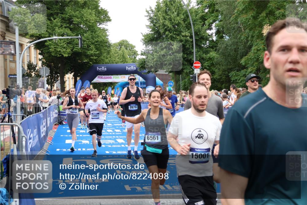 29.06.2025 - hella hamburg halbmarathon Zöllner http://msf.ph/oto/8224098 29.06.2025 10:52:43 Ziel 2287, 2346, 2670, 3952, 3999, 5116, 6561, 6562, 7475, 9739, 9869, 10115, 11459, 11689, 12450, 12482, 13051, 14122, 15001, 16467 meine-sportfotos.de