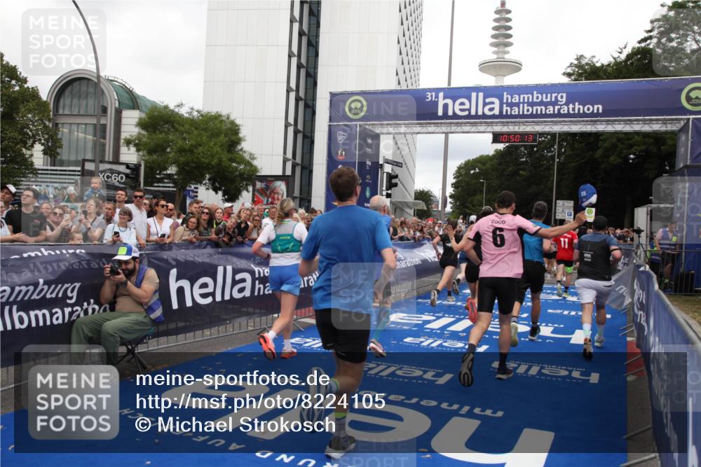 29.06.2025 - hella hamburg halbmarathon Michael Strokosch http://msf.ph/oto/8224105 29.06.2025 10:50:12 Ziel 1119, 1216, 1507, 2020, 3296, 3562, 7176, 8313, 9031, 9303, 9965, 11607, 12203, 12235, 13282, 14257, 16403, 18228, 18657, 18658, 18884 meine-sportfotos.de
