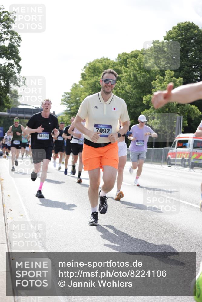 29.06.2025 - hella hamburg halbmarathon Jannik Wohlers http://msf.ph/oto/8224106 29.06.2025 09:51:20 Lombardsbrücke 1520, 1570, 1903, 2653, 2880, 3437, 4297, 4634, 4843, 4865, 4991, 5375, 5410, 6490, 7092, 7105, 7363, 8346, 8871, 8900, 9114, 9364, 10319, 10375, 10480, 10669, 10934, 11021, 11417, 11714, 12623, 12711, 12712, 13183, 13196, 13479, 14346, 14722, 14861, 15185, 15542, 15828, 15932, 16281, 16503, 16660, 17381, 17382, 17406, 18049, 18356, 18539, 18764 meine-sportfotos.de