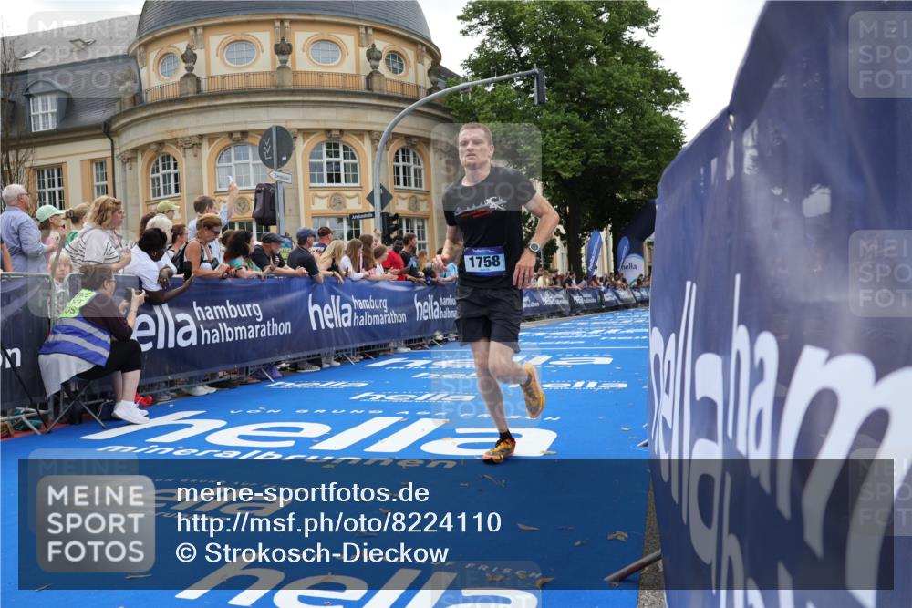 29.06.2025 - hella hamburg halbmarathon Strokosch-Dieckow http://msf.ph/oto/8224110 29.06.2025 10:30:12 Ziel 1758, 8323, 10173, 12308, 12691, 15507 meine-sportfotos.de