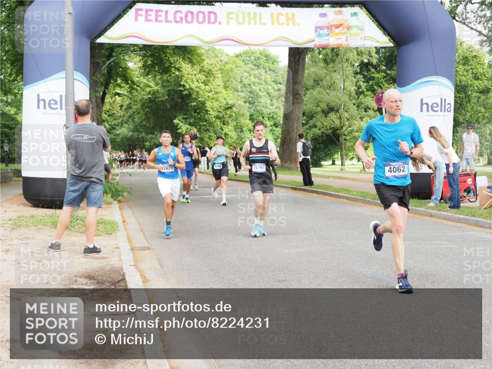 29.06.2025 - hella hamburg halbmarathon MichiJ http://msf.ph/oto/8224231 29.06.2025 10:25:01 Zwischen KM18-KM19 4062, 6829, 6990, 7831, 12488, 18600 meine-sportfotos.de