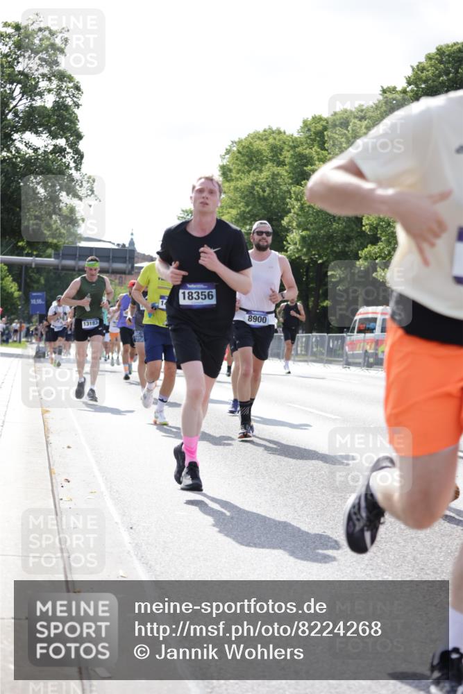 29.06.2025 - hella hamburg halbmarathon Jannik Wohlers http://msf.ph/oto/8224268 29.06.2025 09:51:21 Lombardsbrücke 1520, 1570, 1903, 2653, 2880, 3437, 4634, 4843, 4865, 4991, 5410, 6490, 7092, 7105, 7363, 8346, 8359, 8871, 8900, 9114, 9364, 10319, 10375, 10480, 10669, 10934, 11021, 11417, 11714, 12623, 12711, 12712, 13183, 13196, 13479, 14346, 14861, 15185, 15542, 15828, 15932, 15935, 16281, 16503, 17381, 17382, 17406, 18049, 18330, 18356, 18399, 18539, 18764 meine-sportfotos.de