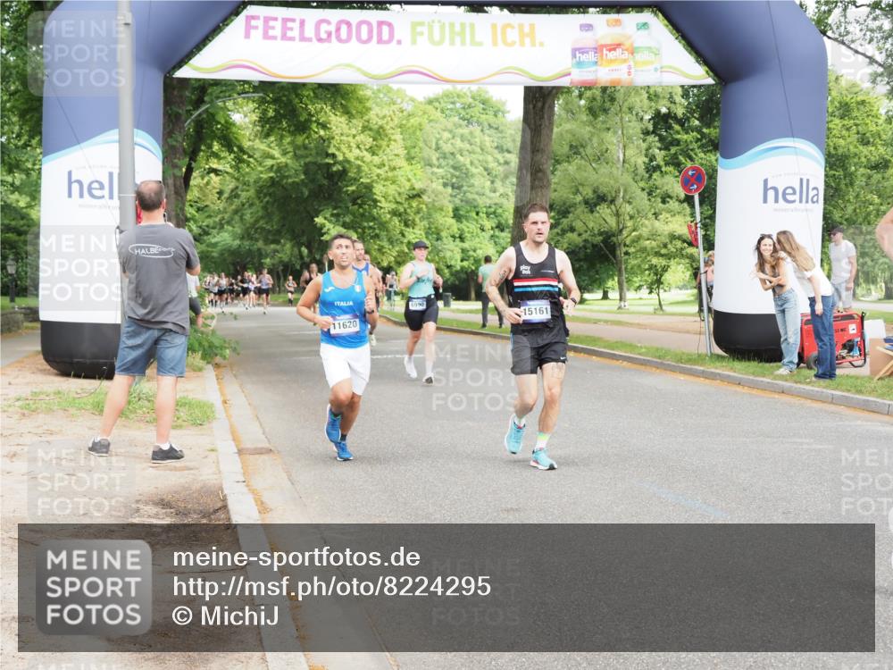 29.06.2025 - hella hamburg halbmarathon MichiJ http://msf.ph/oto/8224295 29.06.2025 10:25:02 Zwischen KM18-KM19 4062, 6829, 6990, 7831, 11620, 12488, 15161, 18600 meine-sportfotos.de