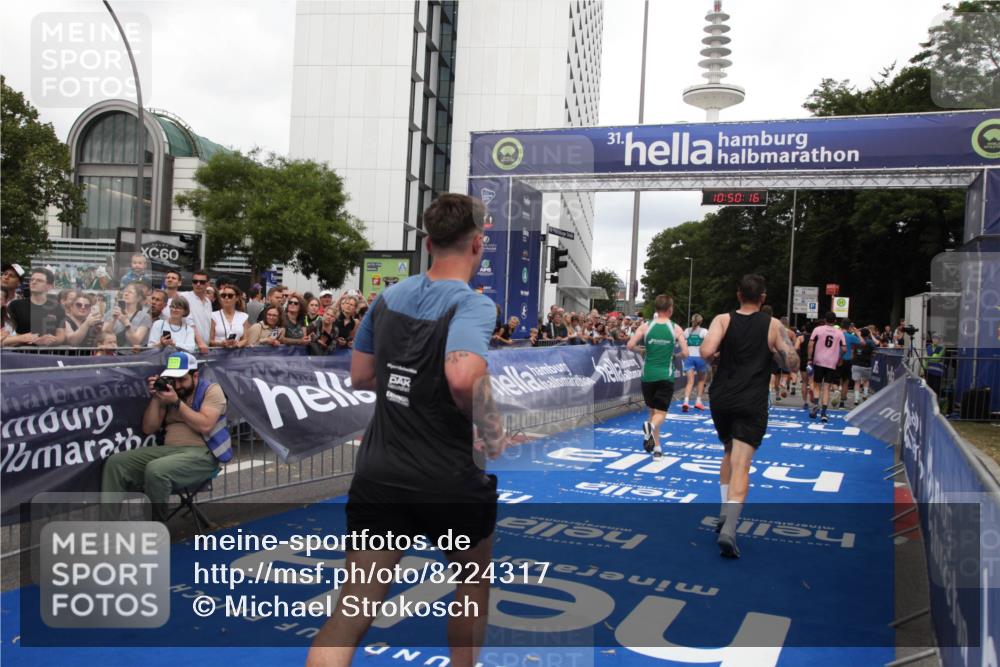 29.06.2025 - hella hamburg halbmarathon Michael Strokosch http://msf.ph/oto/8224317 29.06.2025 10:50:15 Ziel 1119, 1507, 3296, 3562, 7176, 7930, 7932, 8313, 9965, 10371, 11607, 12203, 12235, 13282, 14257, 15620, 18228, 18657, 18658, 18811, 19040 meine-sportfotos.de