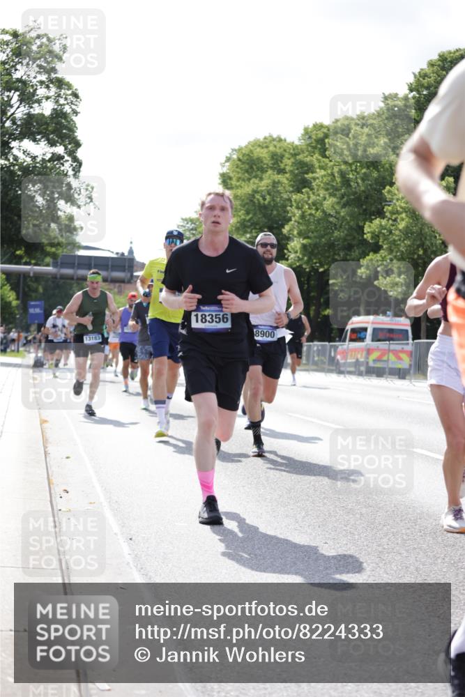 29.06.2025 - hella hamburg halbmarathon Jannik Wohlers http://msf.ph/oto/8224333 29.06.2025 09:51:21 Lombardsbrücke 1520, 1570, 1903, 2653, 2880, 3437, 4634, 4843, 4865, 4991, 5410, 6490, 7092, 7105, 7363, 8346, 8359, 8871, 8900, 9114, 9364, 10319, 10375, 10480, 10669, 10934, 11021, 11417, 11714, 12623, 12711, 12712, 13183, 13196, 13479, 14346, 14861, 15185, 15542, 15828, 15932, 15935, 16281, 16503, 17381, 17382, 17406, 18049, 18330, 18356, 18399, 18539, 18764 meine-sportfotos.de