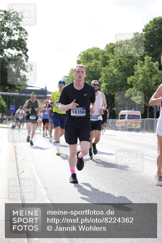 29.06.2025 - hella hamburg halbmarathon Jannik Wohlers http://msf.ph/oto/8224362 29.06.2025 09:51:21 Lombardsbrücke 1520, 1570, 1903, 2653, 2880, 3437, 4634, 4843, 4865, 4991, 5410, 6490, 7092, 7105, 7363, 8346, 8359, 8871, 8900, 9114, 9364, 10319, 10375, 10480, 10669, 10934, 11021, 11417, 11714, 12623, 12711, 12712, 13183, 13196, 13479, 14346, 14861, 15185, 15542, 15828, 15932, 15935, 16281, 16503, 17381, 17382, 17406, 18049, 18330, 18356, 18399, 18539, 18764 meine-sportfotos.de